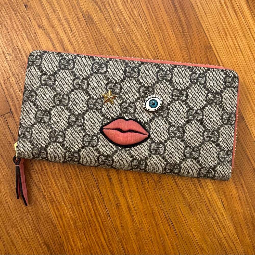 Gucci wallet